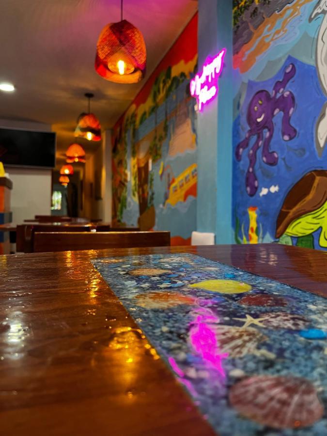 Acuarios Hostal Playa Ladrilleros Bagian luar foto