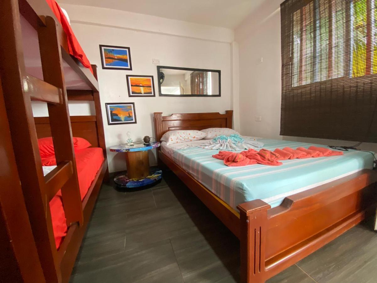 Acuarios Hostal Playa Ladrilleros Bagian luar foto