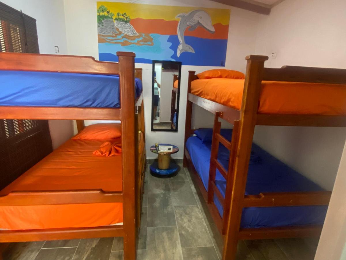 Acuarios Hostal Playa Ladrilleros Bagian luar foto