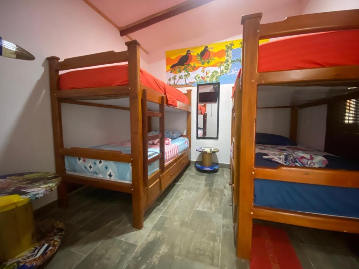 Acuarios Hostal Playa Ladrilleros Bagian luar foto