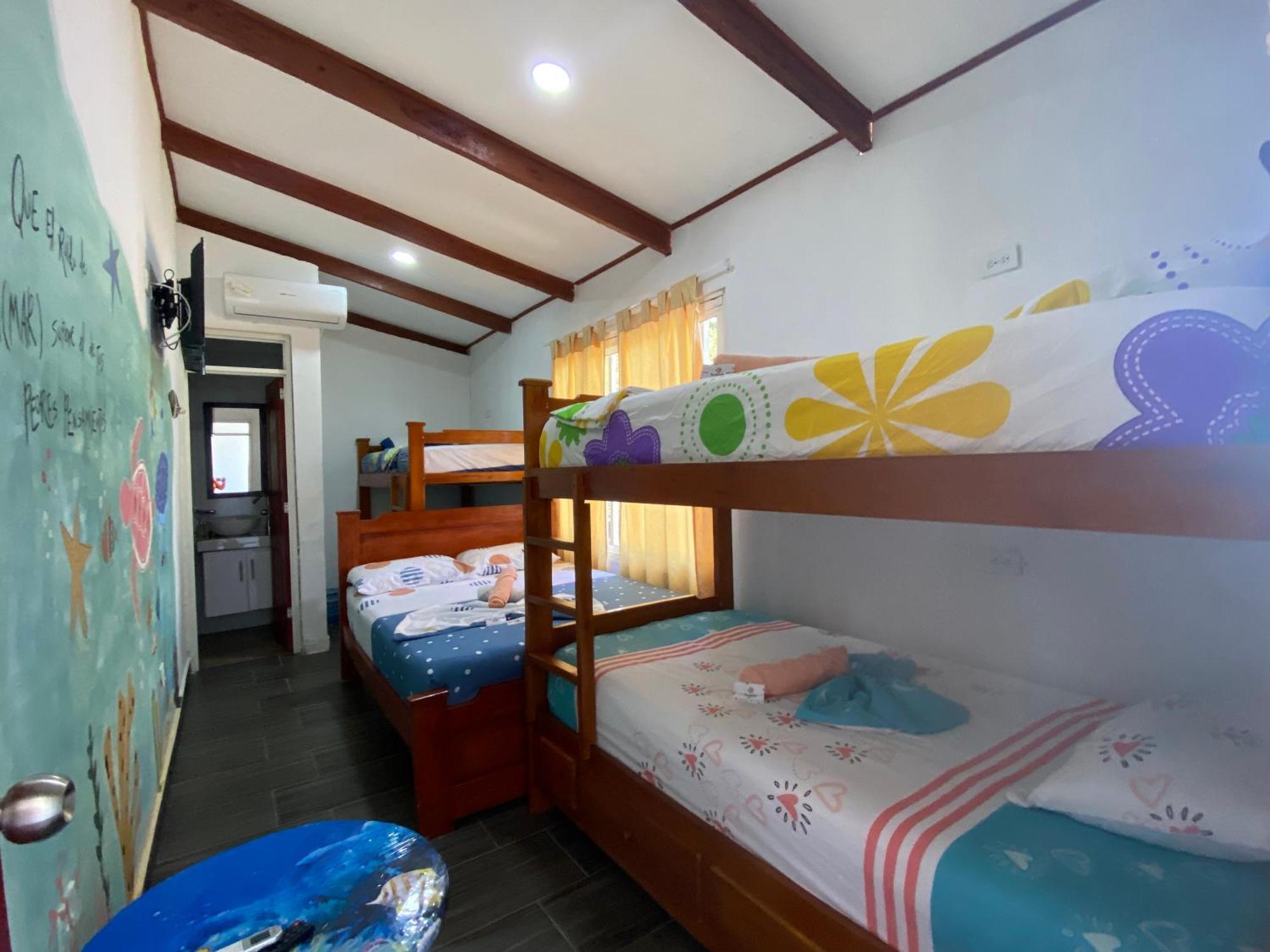 Acuarios Hostal Playa Ladrilleros Bagian luar foto