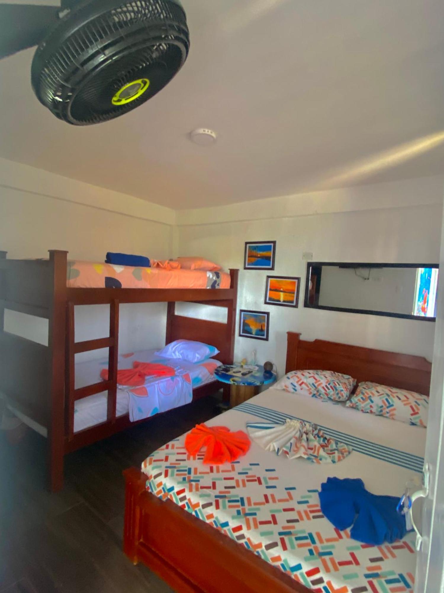 Acuarios Hostal Playa Ladrilleros Bagian luar foto