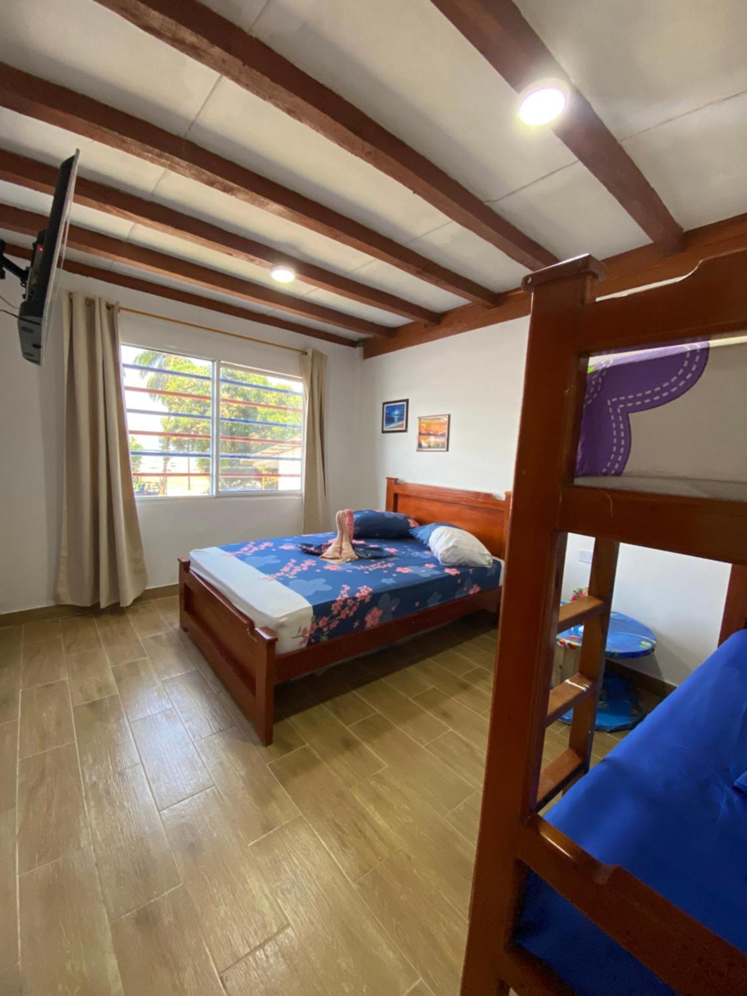 Acuarios Hostal Playa Ladrilleros Bagian luar foto